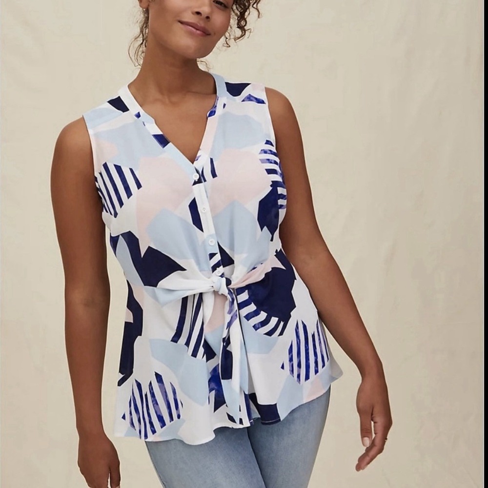 Torrid Black Blue Pink Geometric Peplum Tie Front Sleeveless Blouse Size 1X‎